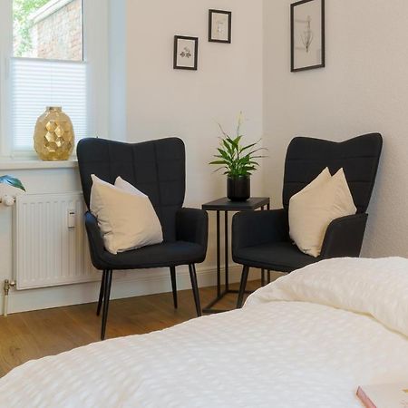 Suite Fuer 4 Mit Terrasse Im Herzen Der Innenstadt ชเวียรีน ภายนอก รูปภาพ