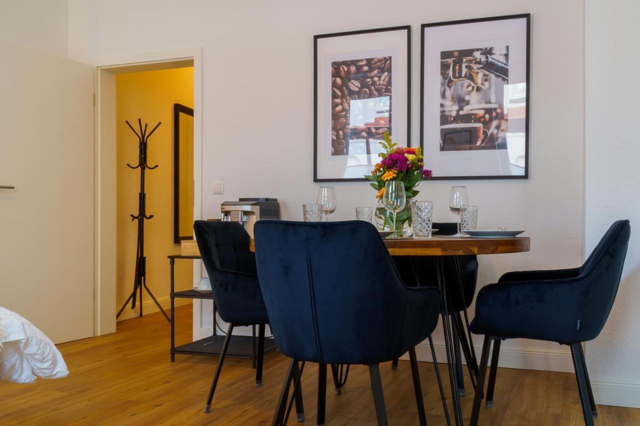 Suite Fuer 4 Mit Terrasse Im Herzen Der Innenstadt ชเวียรีน ภายนอก รูปภาพ