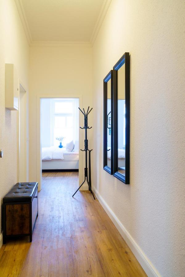 Suite Fuer 4 Mit Terrasse Im Herzen Der Innenstadt ชเวียรีน ภายนอก รูปภาพ